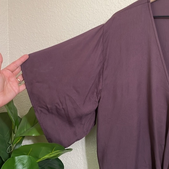 Love Stitch vneck front tie blouse - Picture 4 of 9